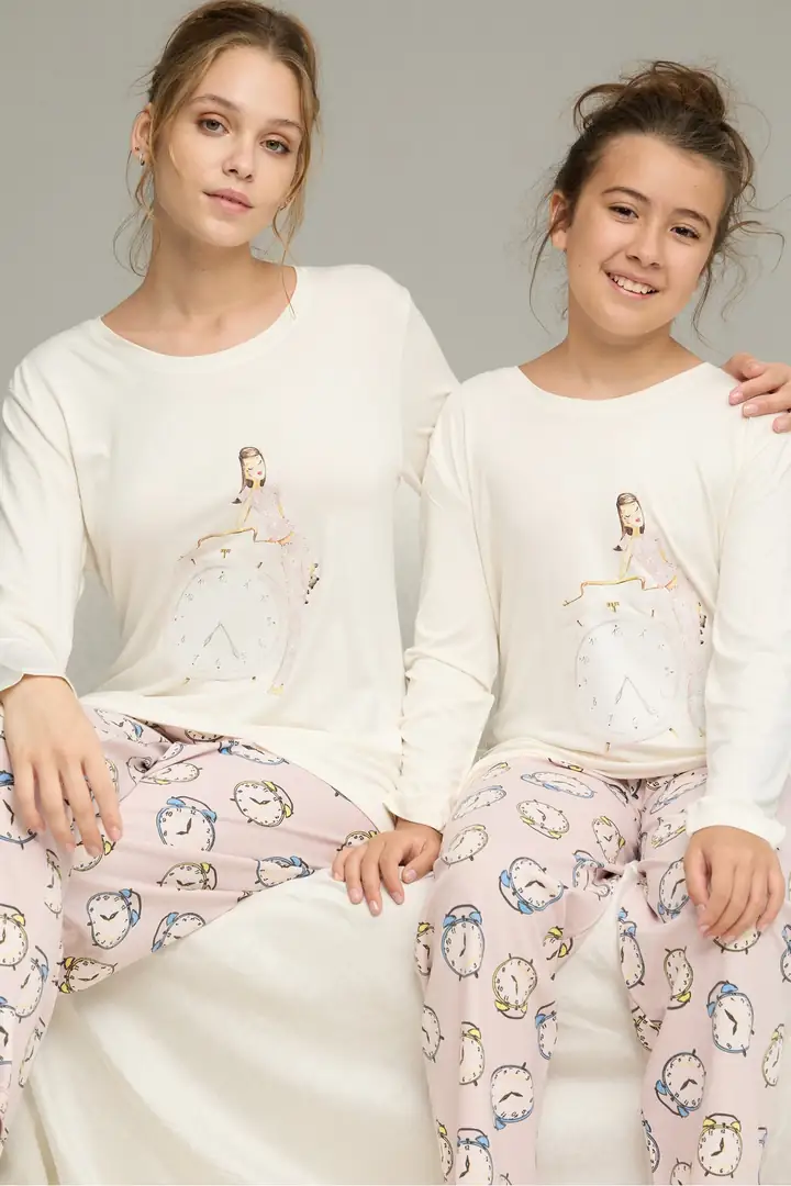 Ekru Pembe Saat Desenli Pamuklu Bisiklet Yaka Örme Pijama Takım 25241152
