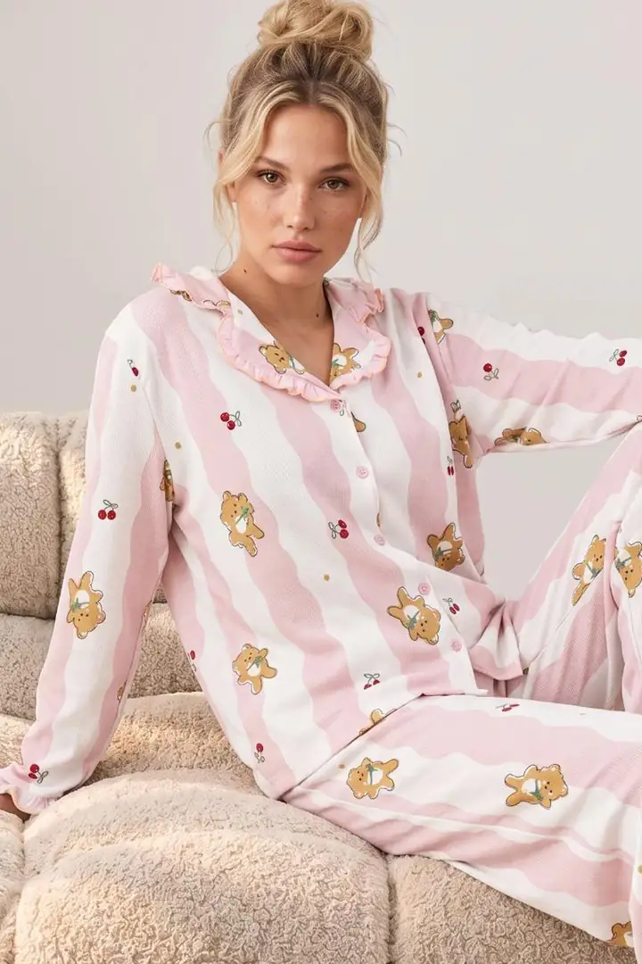 Desenli Bürümcük-Krınkıl Düğmeli Fırfırlı Pijama Takım 26223941-8 - pembe ayıcık