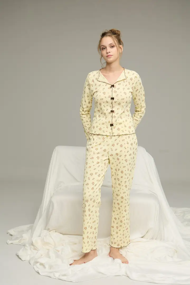 Sarı Çiçek Desenli Pamuklu Fiyonklu Fitilli Örme Pijama Takım 25226004