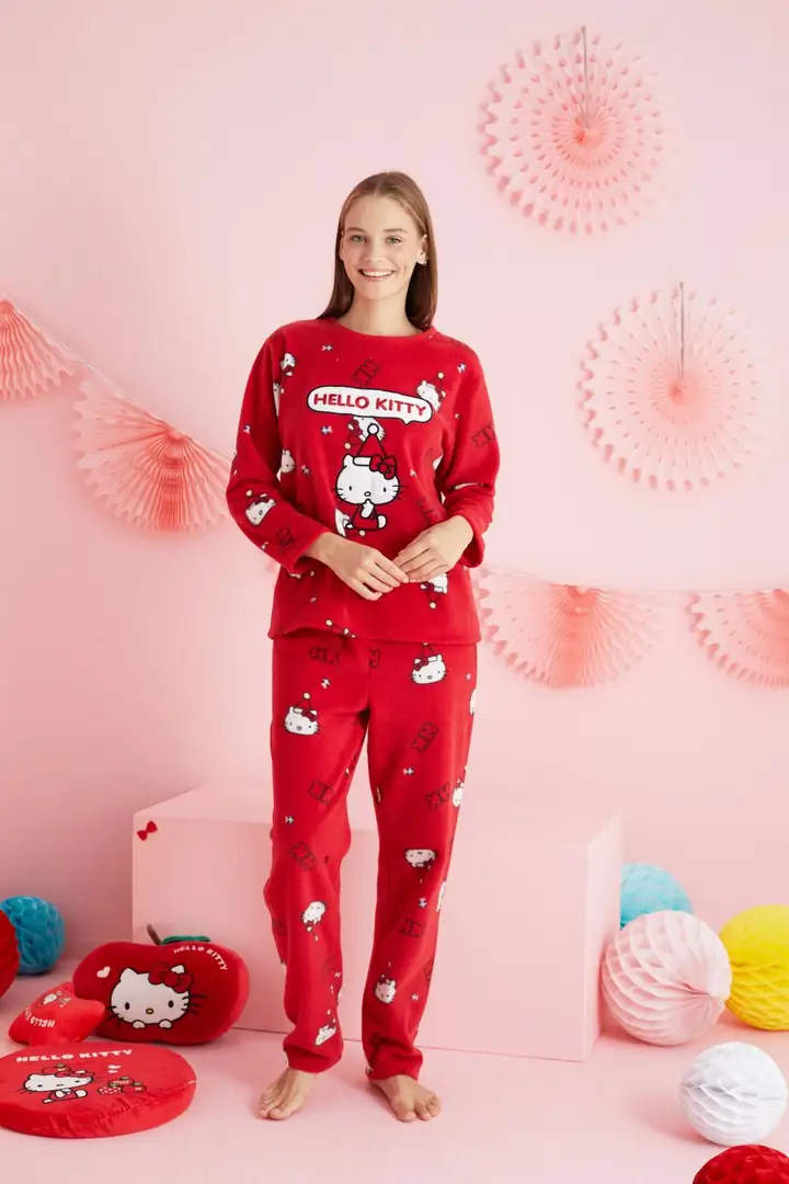 Lisanslı Polar Çok Renkli Nakışlı Bisklet Yaka Pijama Takım HK301