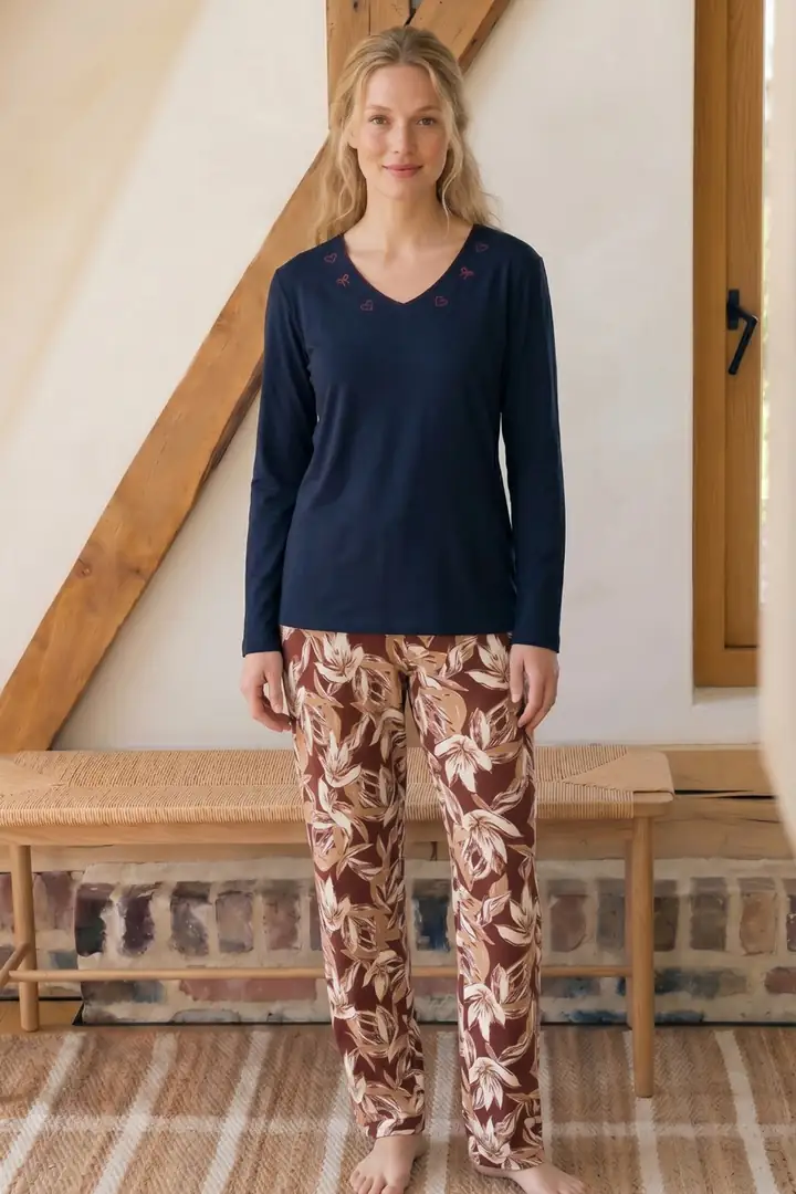 Lacivert Desenli Nakışlı Viskon Örme Pijama Takım 26224640