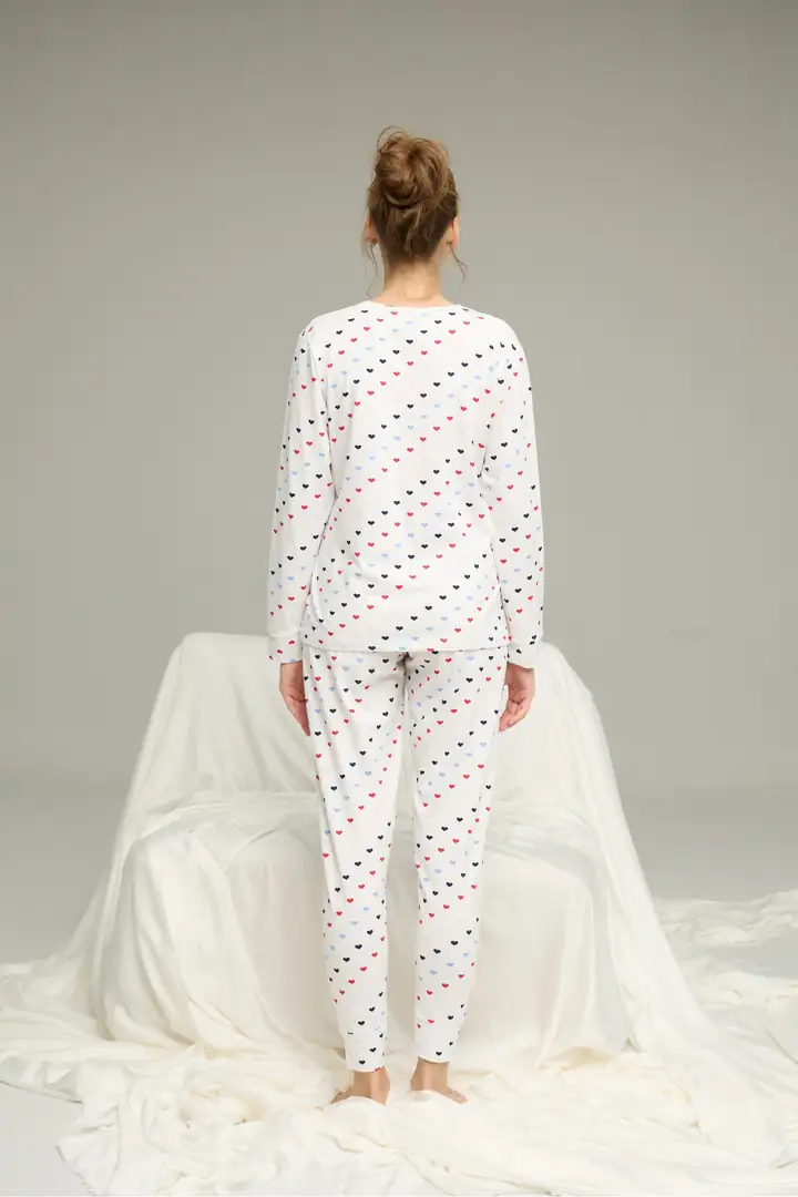 Beyaz Kalp Desenli Pamuklu Bisiklet Yaka Örme Pijama Takım 25241125