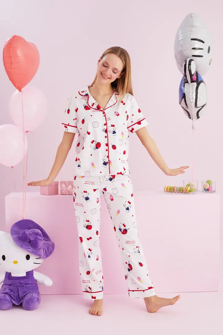 Lisanslı %100 Pamuk Çok Renkli Düğmeli Biyeli Pijama Takım