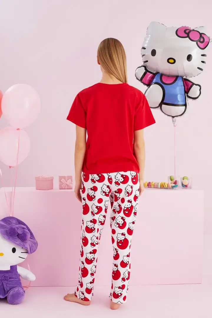 Hello Kitty Lisanslı %100 Pamuk Kırmızı Çok Renkli Bisiklet Yaka Pijama Takım