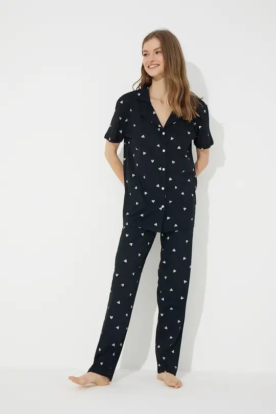 Kısa Kollu Pamuklu Düğmeli Pijama Takımı - siyah beyaz kalp