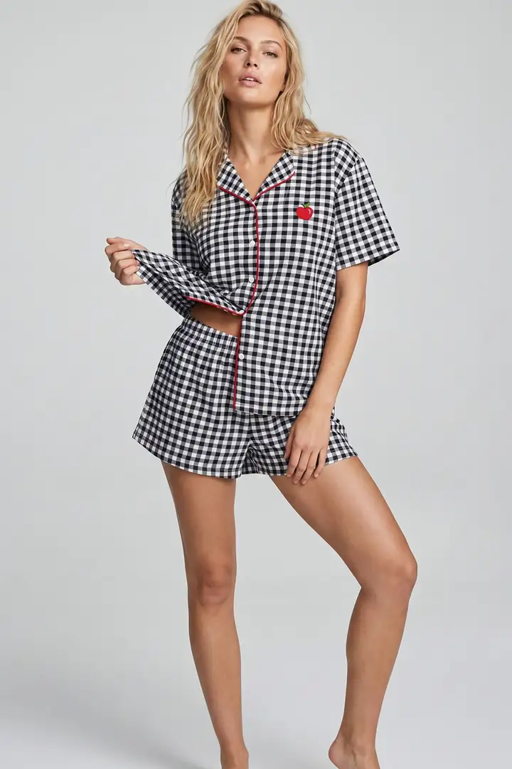 Düğmeli Biyeli İnce Soft Örme Şortlu Pijama Takımı 8022