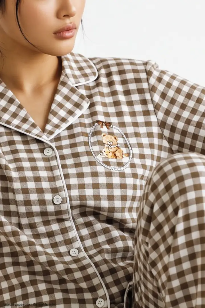 Ekose Desenli Nakışlı Yumuşak Tuşe Kışlık Düğmeli Örme Pijama Takımı 8080