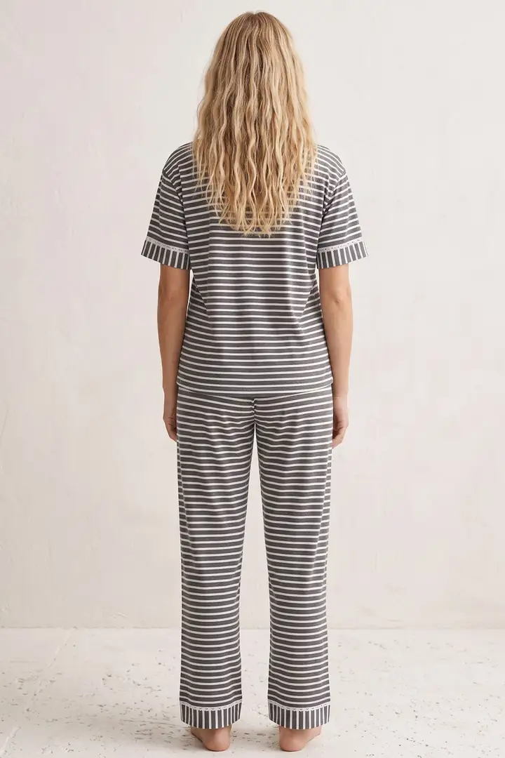 Kadın Kısa Kollu Pamuklu Düğmeli Biyeli Pijama Takım