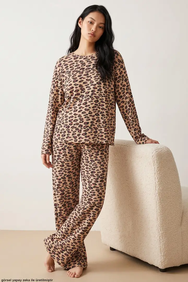 Desenli Yumuşak Tuşe Kışlık Fitilli Pamuklu Örme Pijama Takım 8100