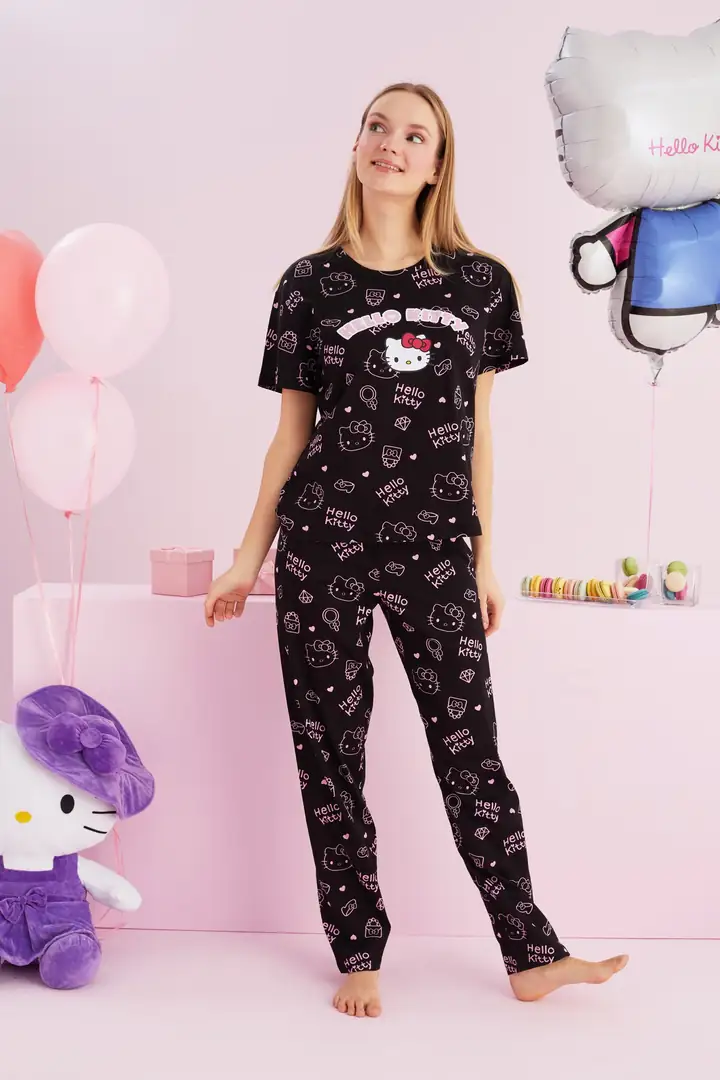 Hello Kitty Lisanslı %100 Pamuk Çok Renkli Bisklet Yaka Pijama Takım