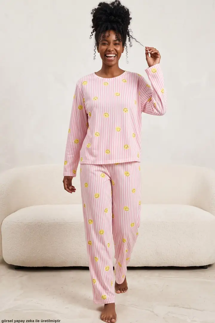 Desenli Yumuşak Tuşe Kışlık Örme Pijama Takımı 8086