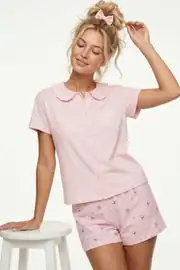 pembe köpek