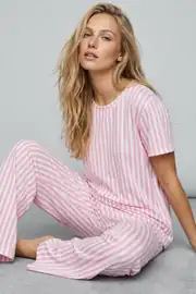 pembe beyaz çizgi