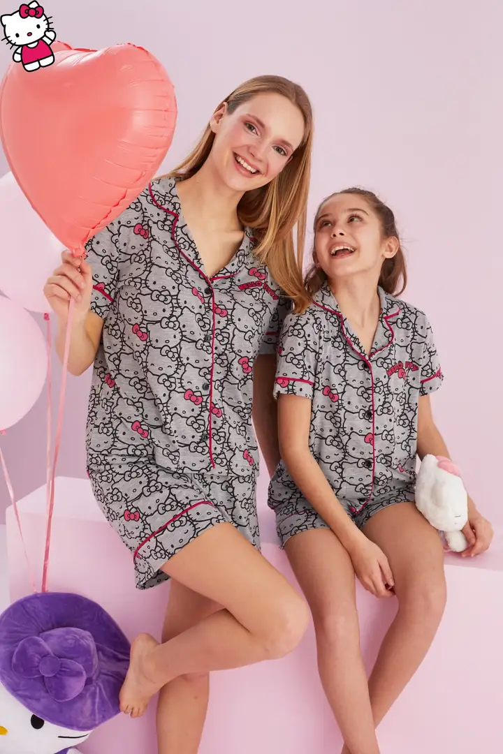 Lisanslı %100 Pamuk Çok Renkli Düğmeli Biyeli Şort Pijama Takım