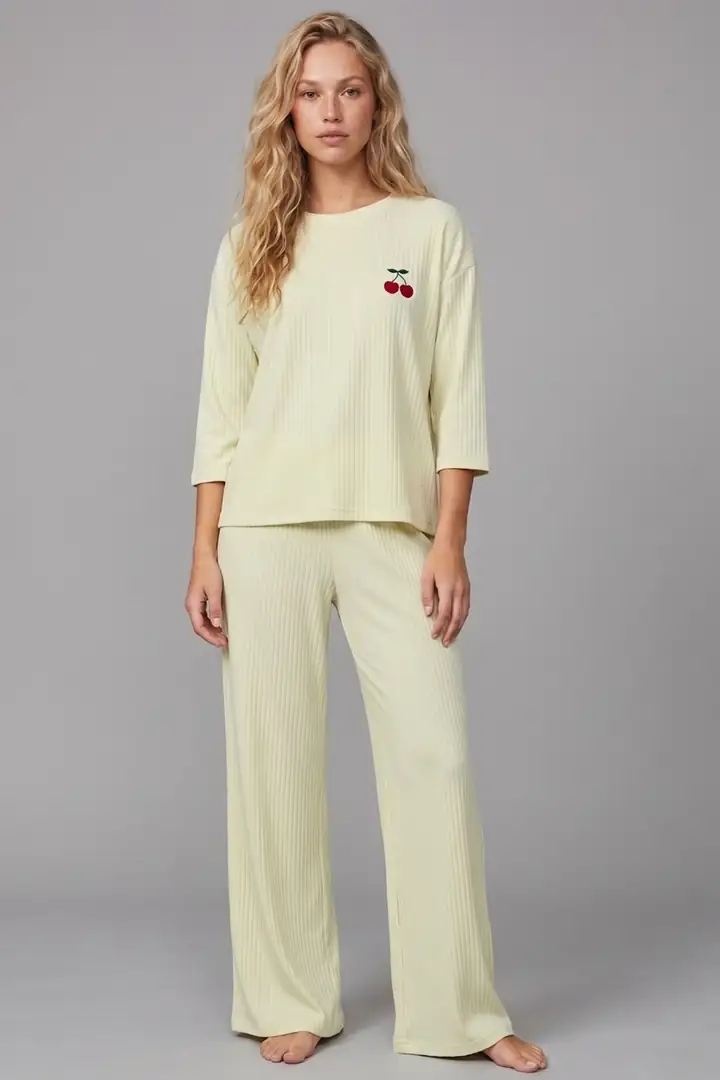 Soft Touch İnce Örme Nakışlı Pijama Takım 7626