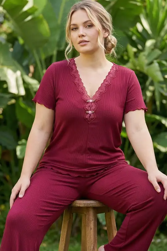 Dantel Detaylı Fitilli Büyük Beden Battal Boy Örme Pijama Takım 26120802 - Vişne