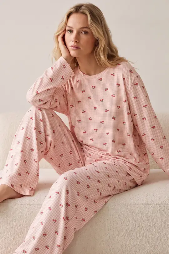 Desenli Yumuşak Tuşe Kışlık Örme Pijama Takımı 8072 - somon kiraz