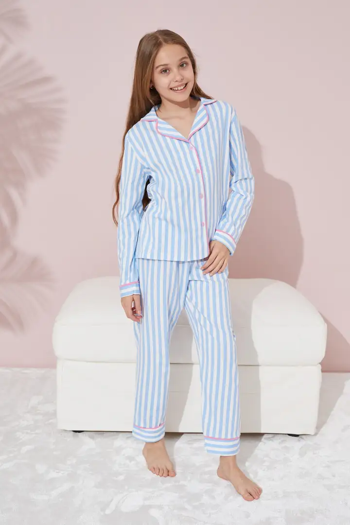 Mavi Beyaz Çizgili Düğmeli Biyeli Örme Pijama Takım 7588