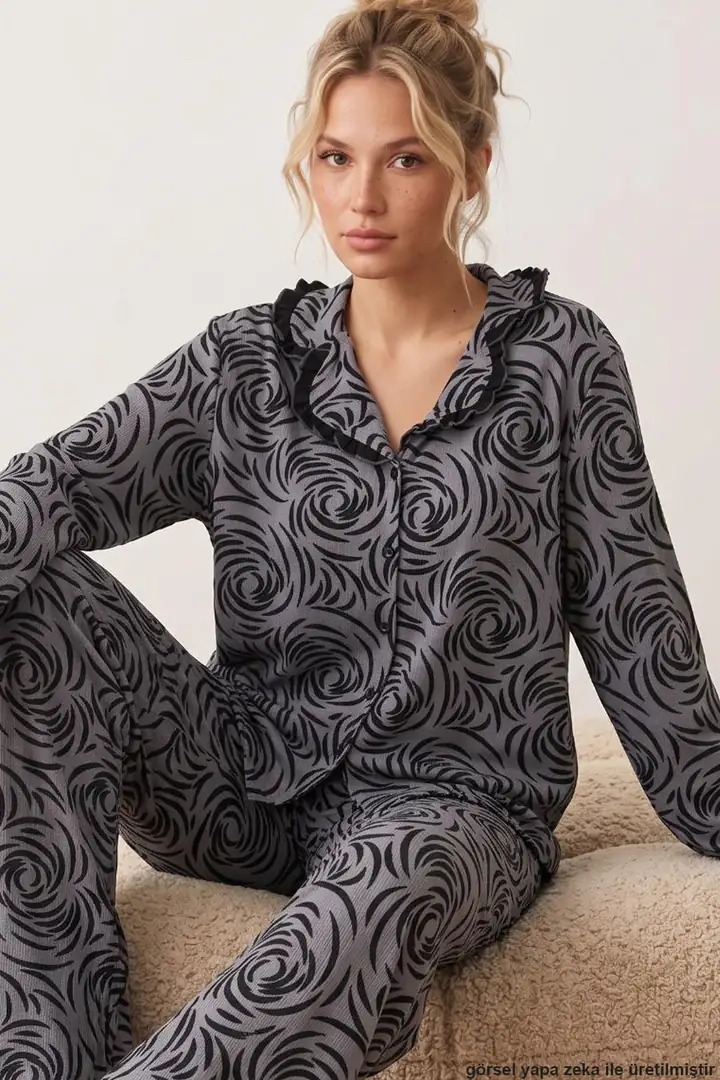 Desenli Bürümcük-Krınkıl Düğmeli Fırfırlı Pijama Takım 26223941-8 - gri desenli