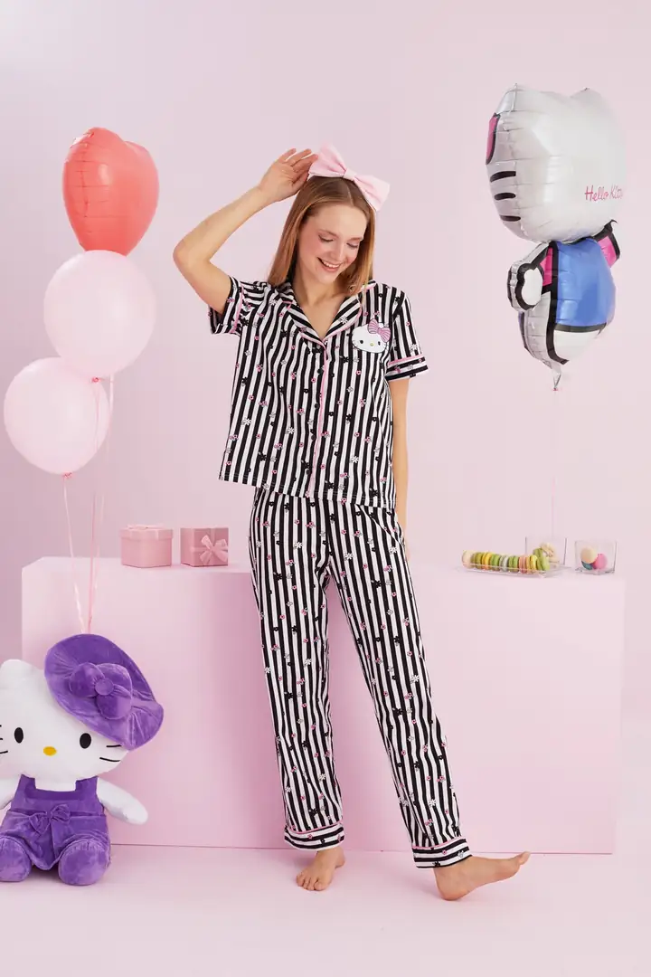 Lisanslı %100 Pamuk Çok Renkli Düğmeli Biyeli Pijama Takım