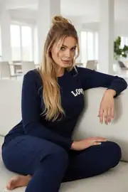 Lacivert