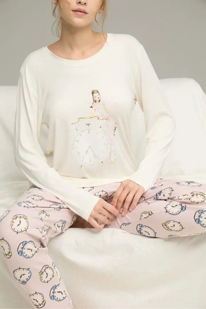 Ekru Pembe Saat Desenli Pamuklu Bisiklet Yaka Örme Pijama Takım 25241152