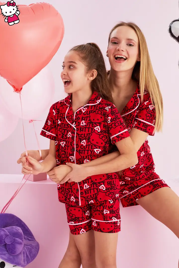 Lisanslı %100 Pamuk Çok Renkli Düğmeli Biyeli Şort Pijama Takım