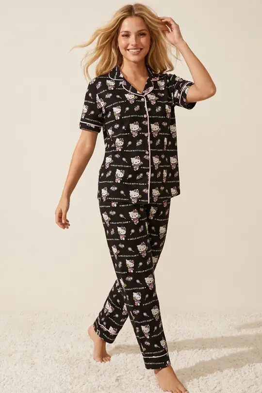 Hello Kitty Lisanslı %100 Pamuk Pembe Çok Renkli Düğmeli Biyeli Pijama Takım 26120451 - Siyah Pembe