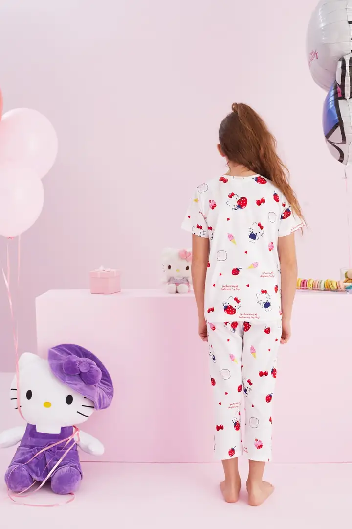 Hello Kitty Lisanslı %100 Pamuk Beyaz Çok Renkli Bisiklet Yaka Pijama Takım